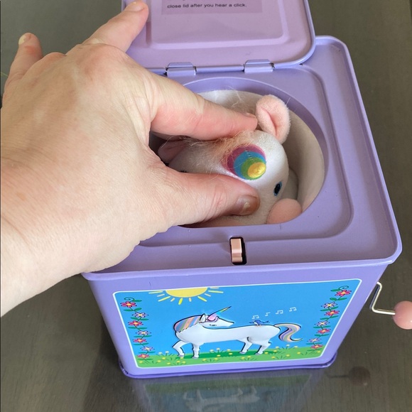 Unicorn Jack in the Box musical toy - Picture 6 of 9